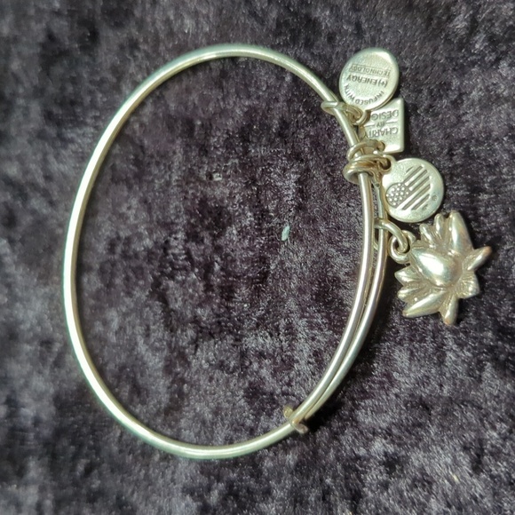Alex & Ani Aphrodites Flower Charm Bracelet Silver Tone - Picture 1 of 5